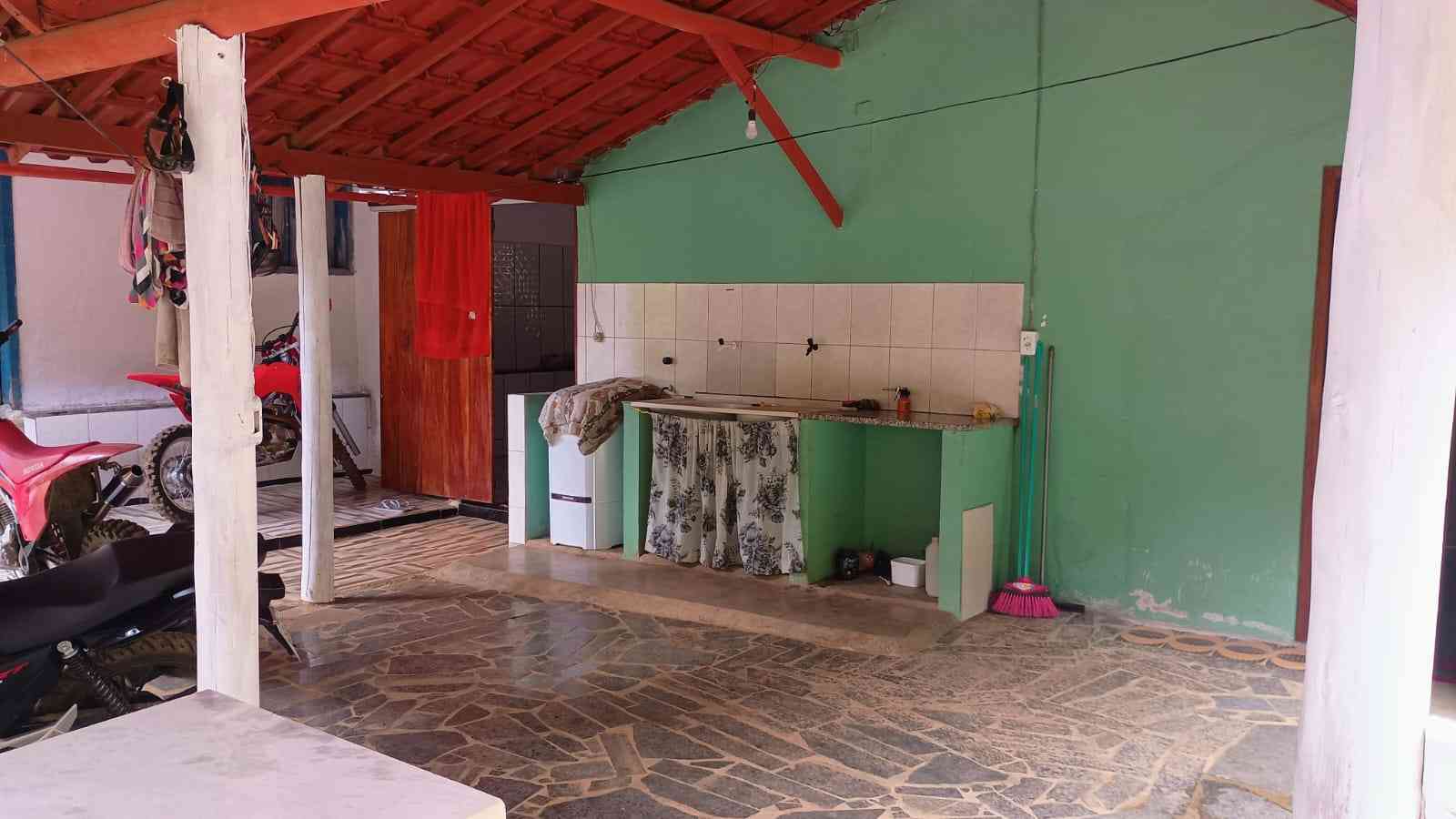 Terreno com Estufa