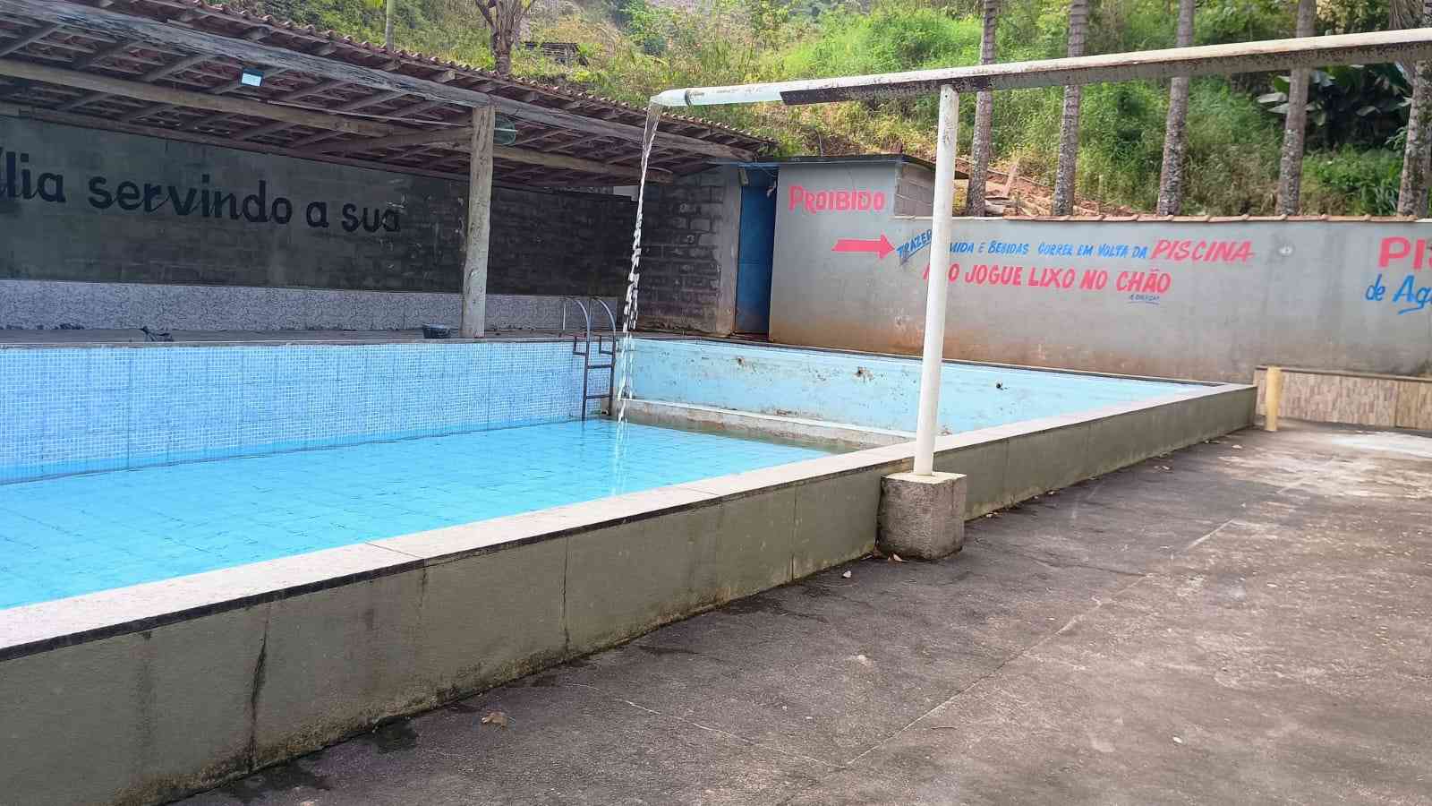 Bar com Casa e Piscina