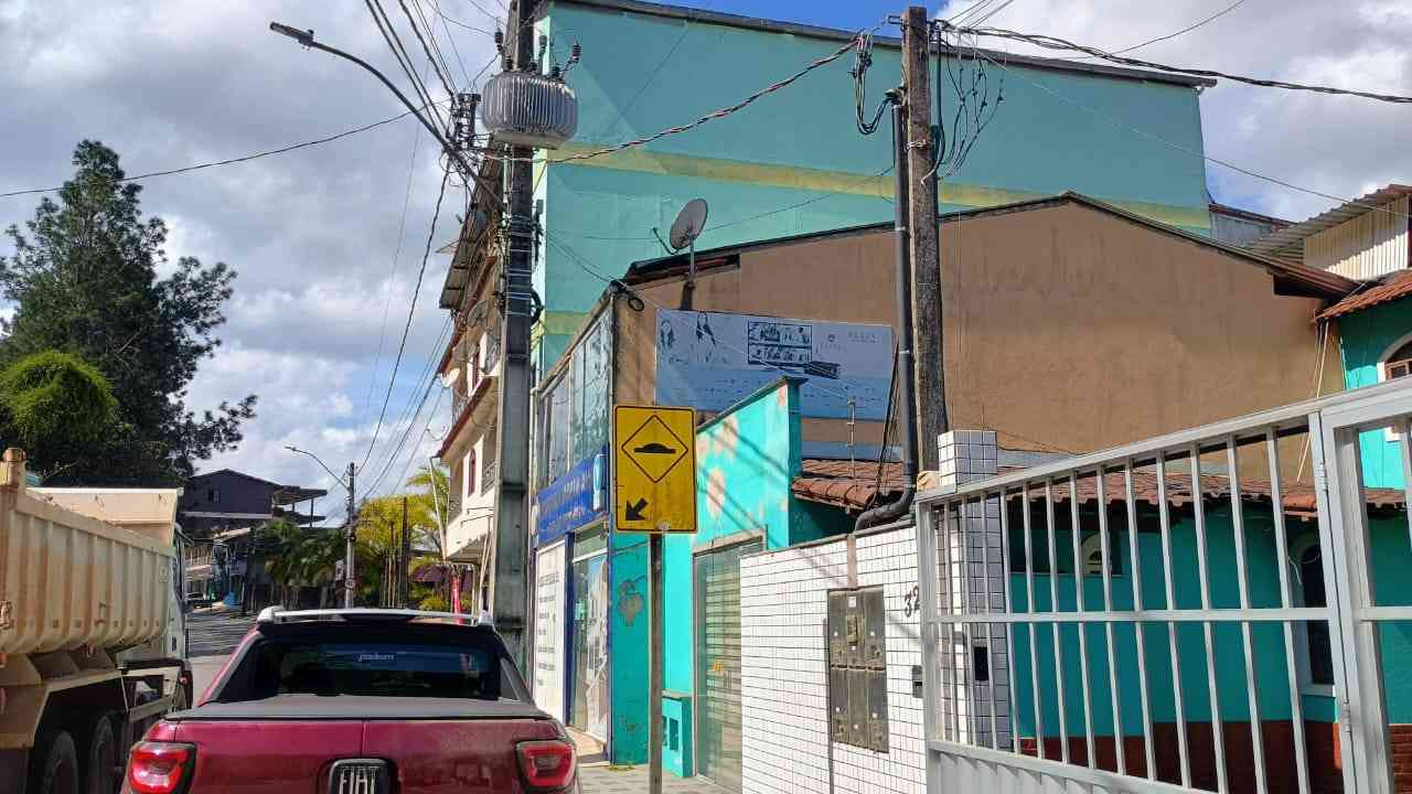 Lote com Duas casas uma Kitnet