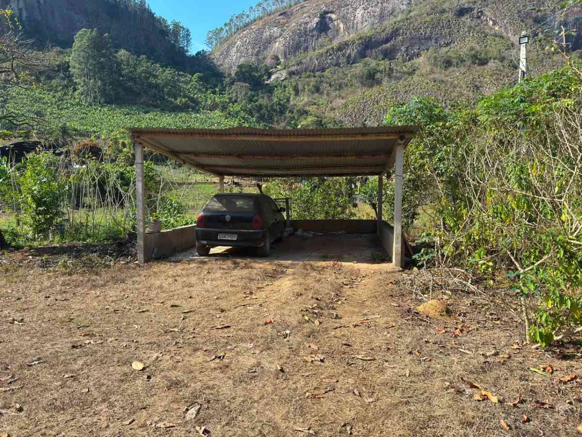 Propriedade com 2 Casas e 5.000 m² de Terreno à Venda em Pombal de Cima