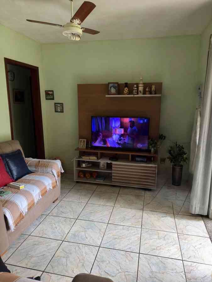 Propriedade com 2 Casas e 5.000 m² de Terreno à Venda em Pombal de Cima