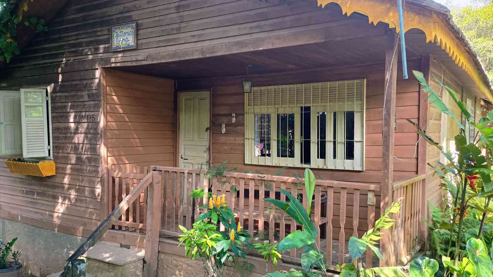 Chácara com Duas Casas