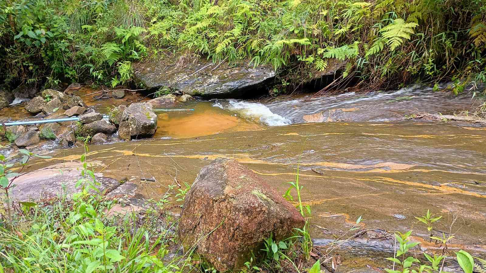 Terreno com Cachoeira