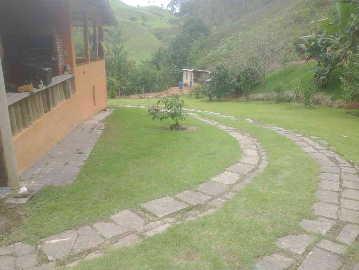 Casa Principal mais Casa de Caseiro