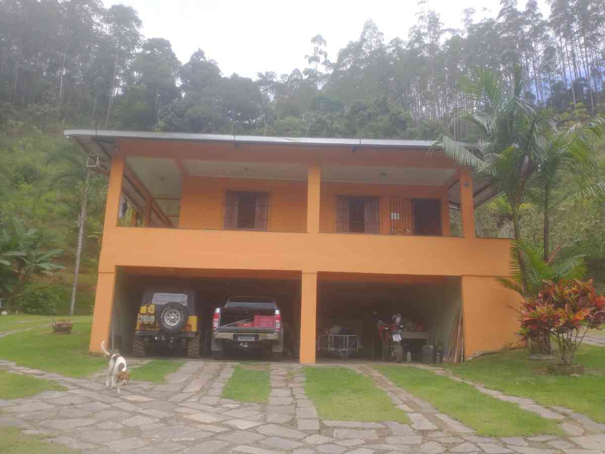 Casa Principal mais Casa de Caseiro