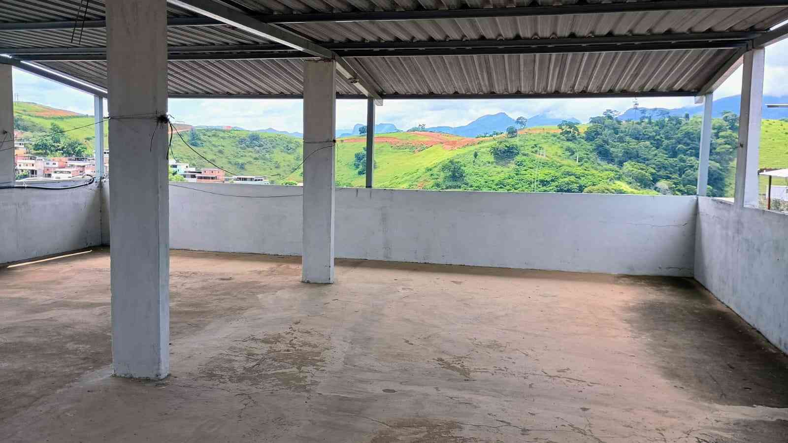 Apartamento com Ponto Comercial