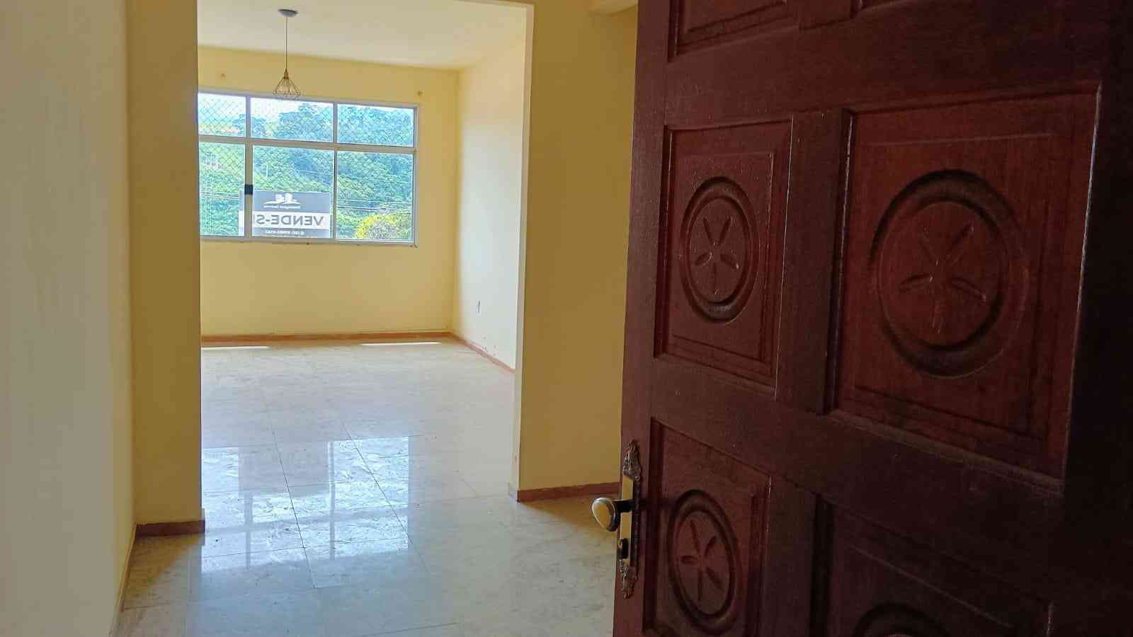 Apartamento com Ponto Comercial