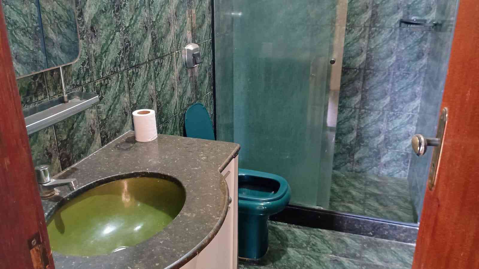 Apartamento com Ponto Comercial