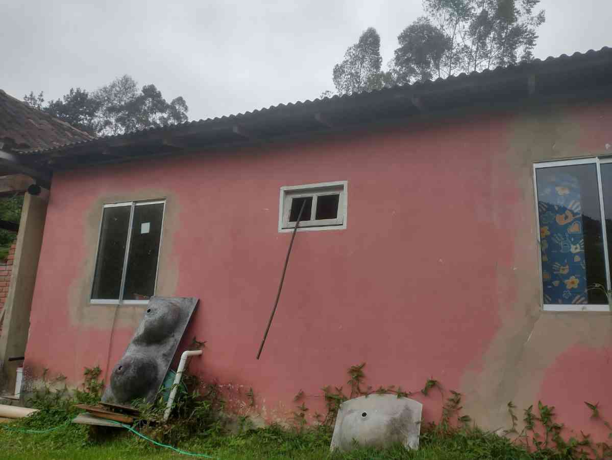 Terreno com Lagoa e Piscina